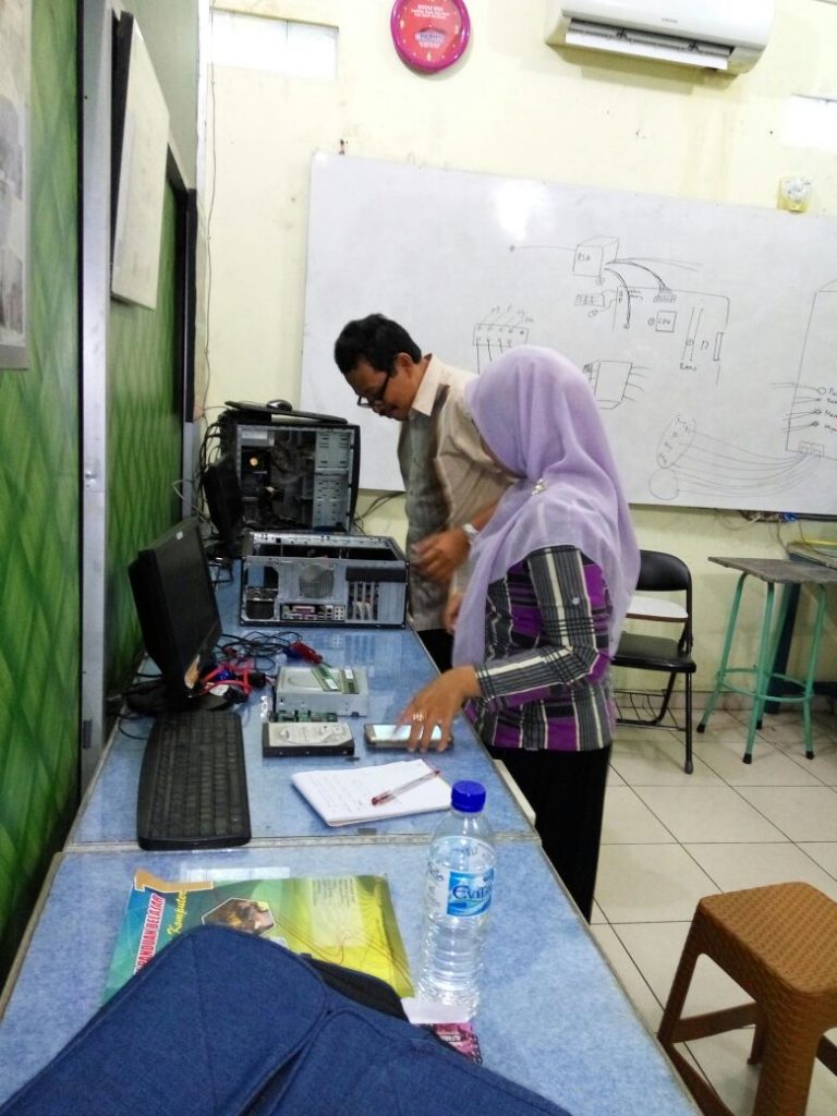 pelatihan teknisi komputer dan jaringan