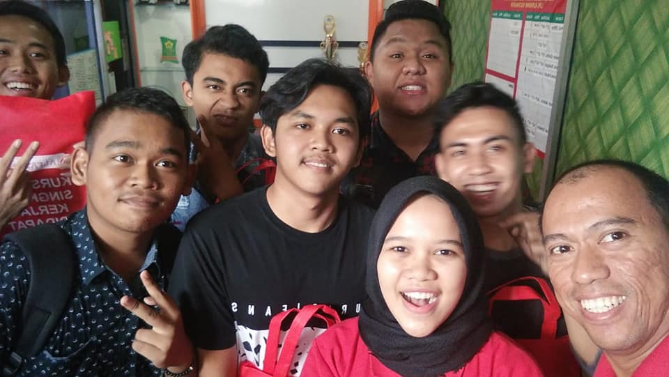 Foto Bersama Peserta Rombel Rancang Bangun