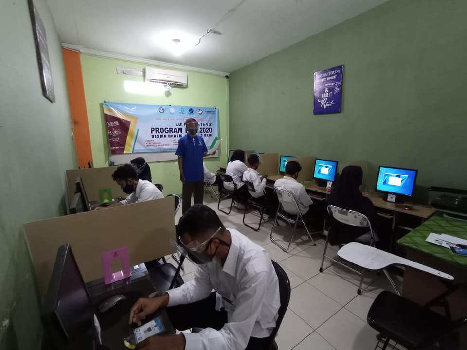 Uji Kompetensi Desain Grafis di TIK TUK Alfabank Yogyakarta