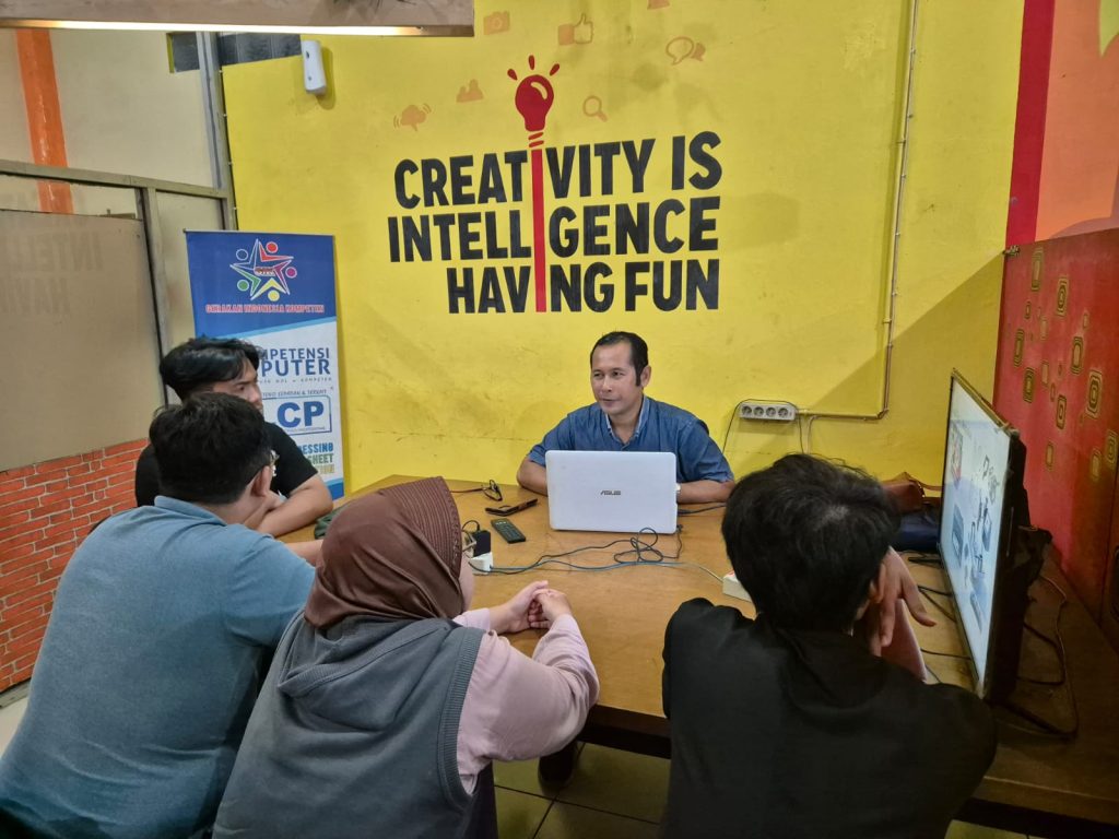 Peluang Bisnis Menggali Kreativitas dalam Desain Grafis Merchandise