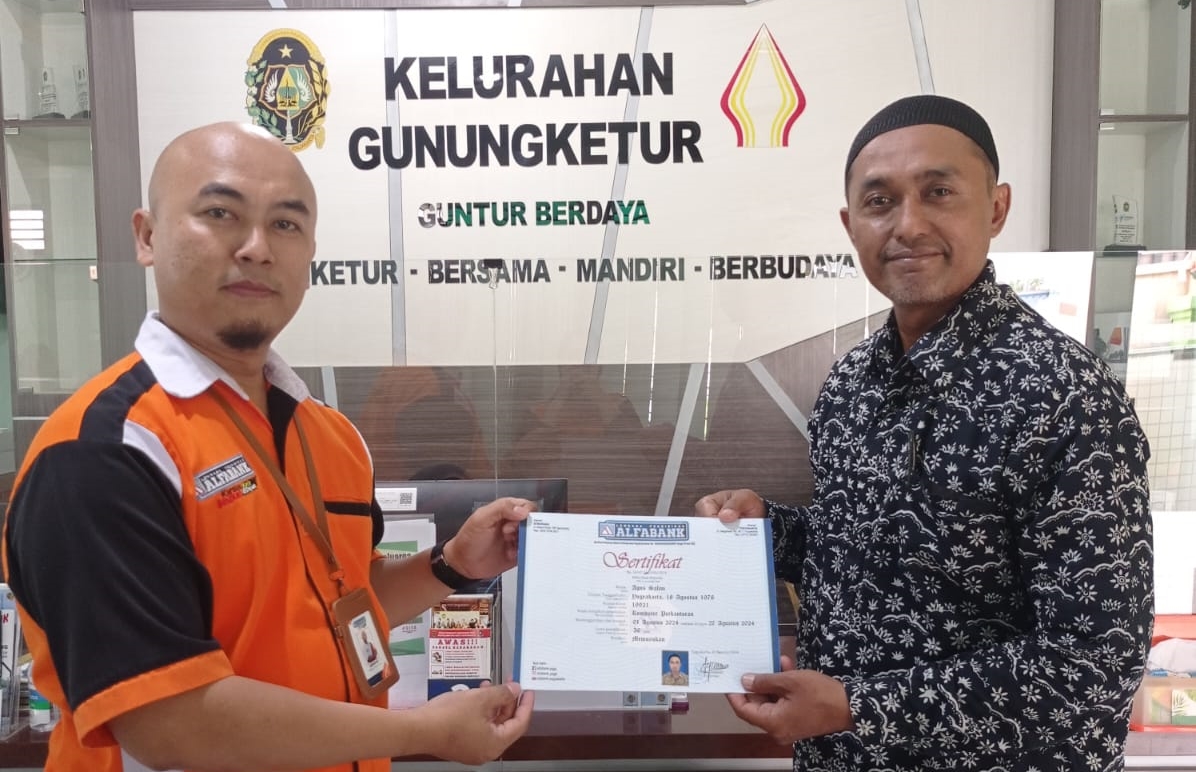 Penyerahan Sertifikat Pelatihan Microsoft Office CSR Alfabank Jogja