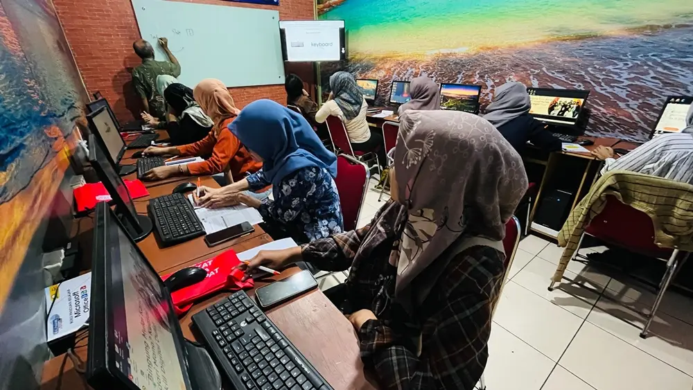 Suasana Pelatihan Komputer Alfabank Jogja